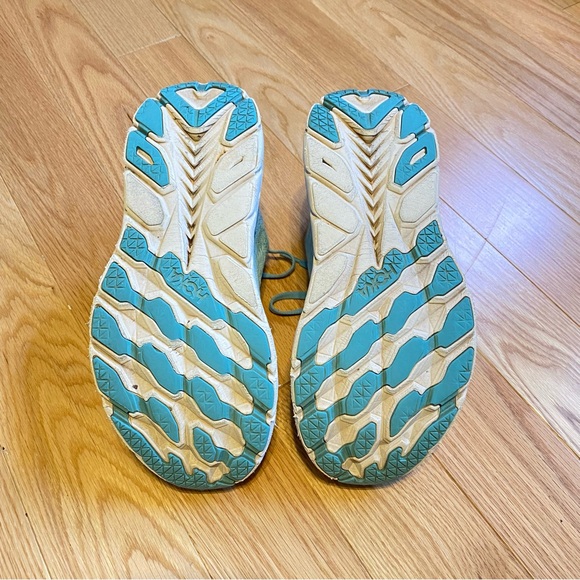 Hoka One One Clifton 8 women’s 9.5B - Picture 6 of 6